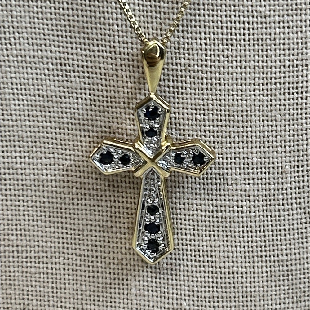 Vermeil 925 sterling silver cross pendant featuring round-cut sapphires